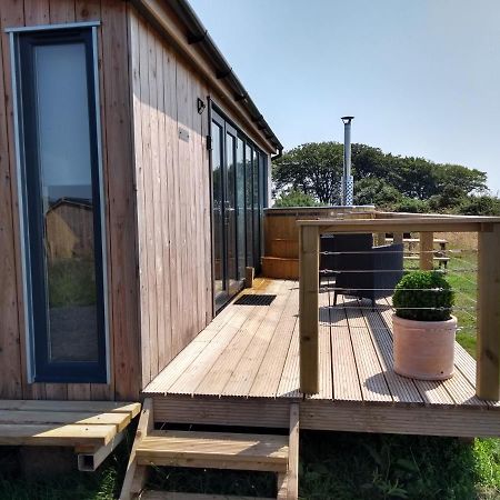 Cleeves Cabins Ailsa Luxury Lodge With Hot Tub Dalry  Exterior foto
