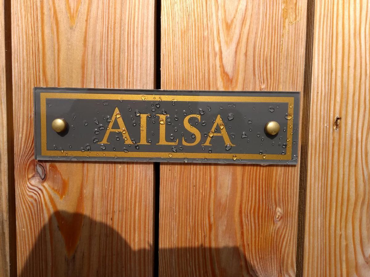 Cleeves Cabins Ailsa Luxury Lodge With Hot Tub Dalry  Exterior foto